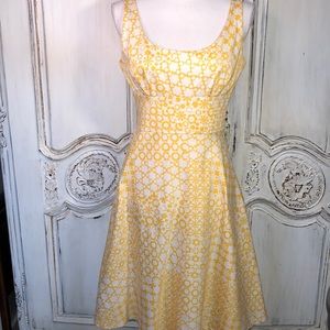 Maggie London Sleeveless Scoop Neck A-Line Sunny Yellow Day Dress Size 6P